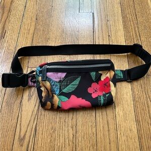 Vera Bradley Havana Rose Belt Bag in Lighten Up